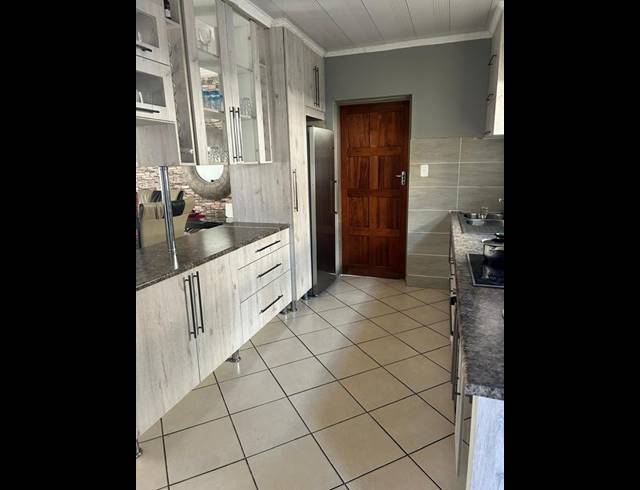 3 BEDROOM HOUSE FOR SALE IN HEATHERVIEW